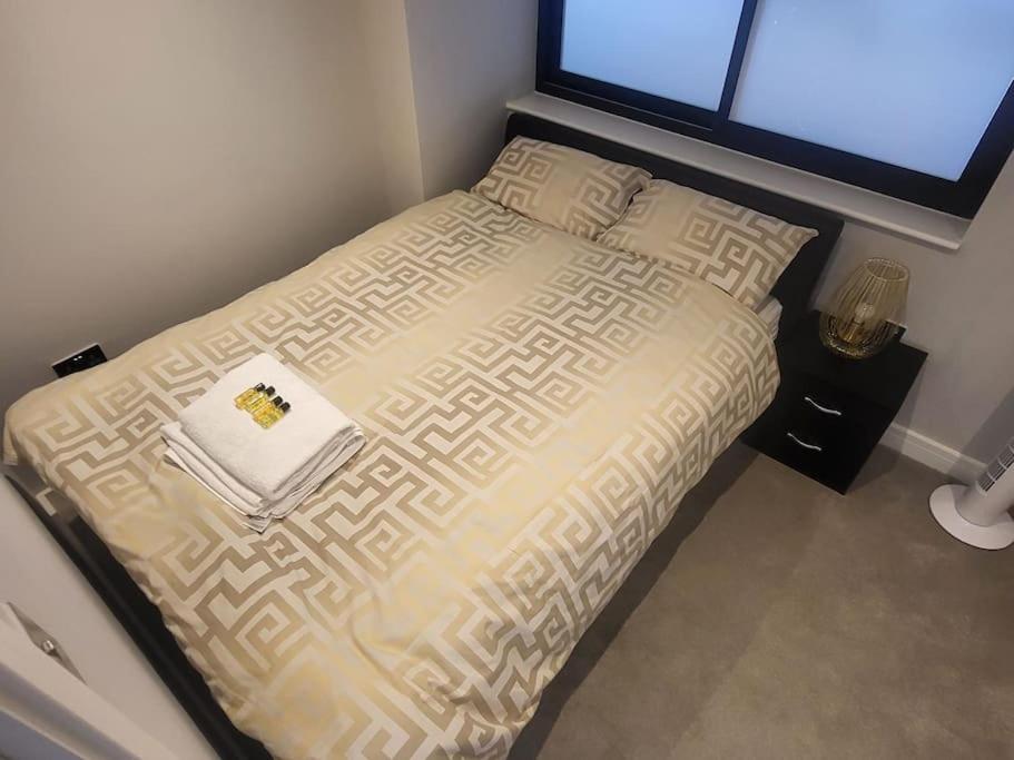 Entire Reigate Apartment Hosted By Pius エクステリア 写真